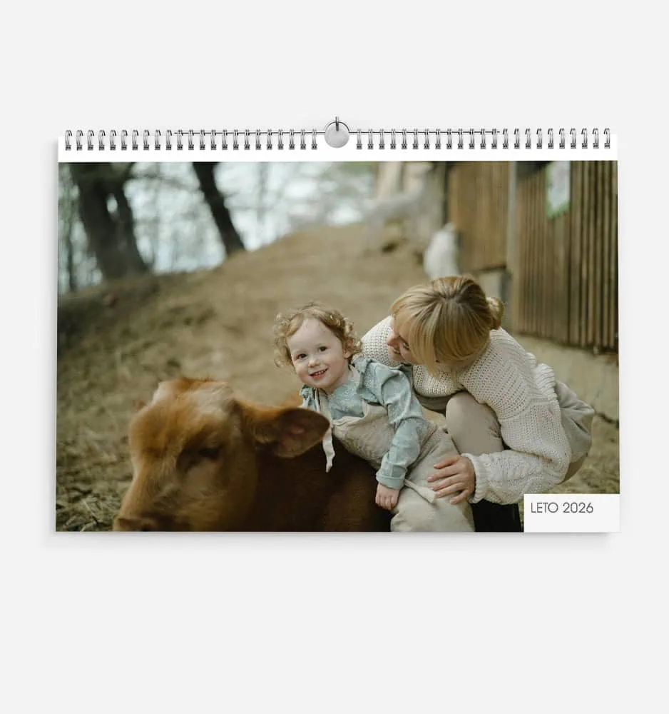 Stenski koledar s fotografijo