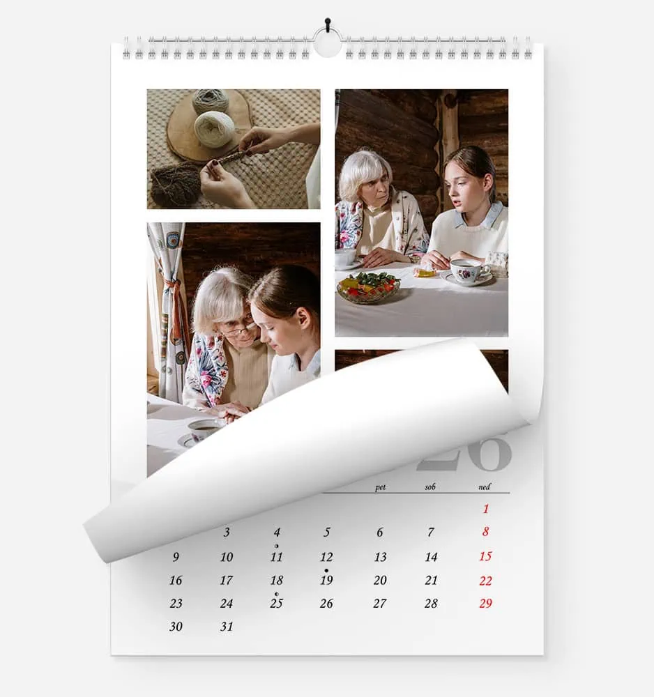 Stenski koledar s fotografijami.