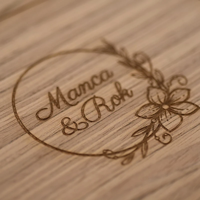 Pro lesena fotoknjiga graviranje