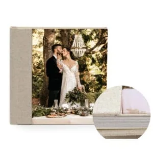 Professionalna fotoknjiga z akrilno platnico.